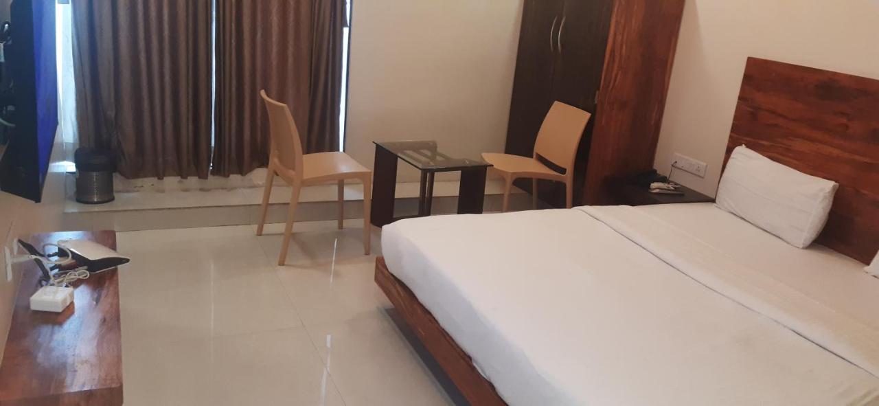Hotel Sai Comforts Bapane Exterior photo