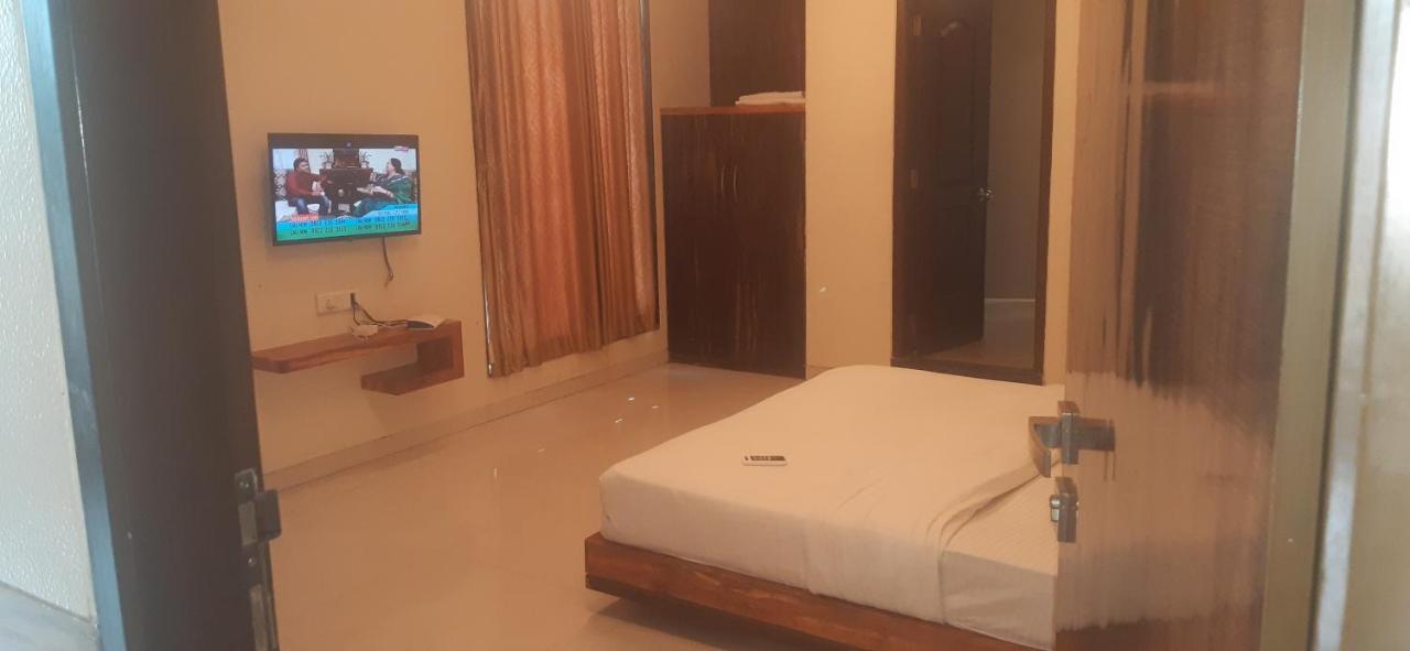 Hotel Sai Comforts Bapane Exterior photo